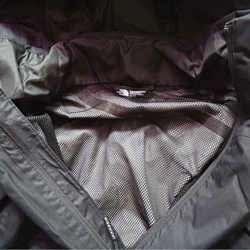 North face resolve plus rain jacket - image 4